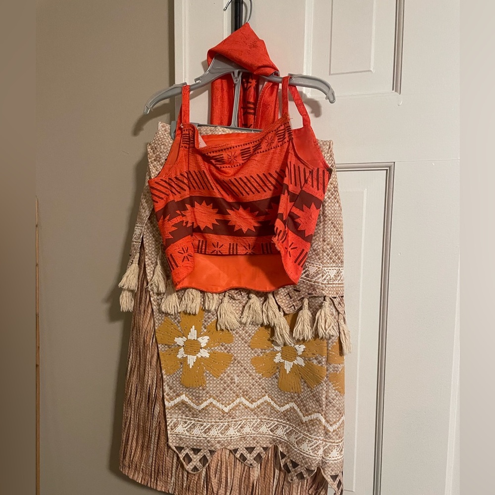 Authentic Disney Moana 3 piece costume. Size 7-8